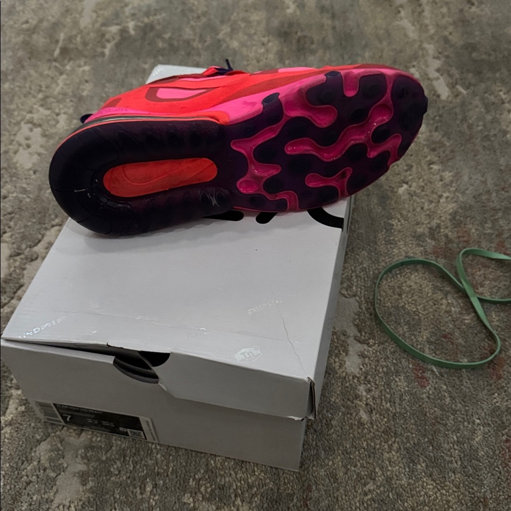 Nike Air Max 270 React Red and Pink Shoes - Picture 6 of 7